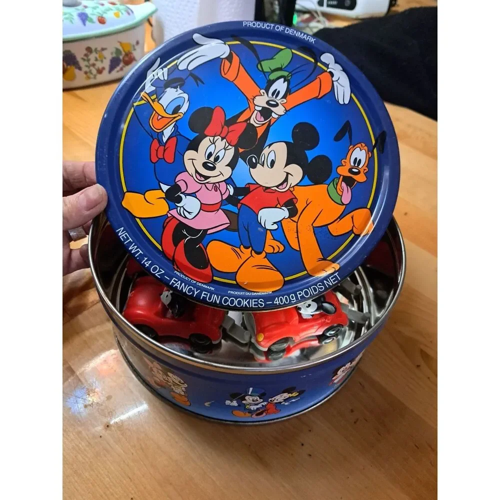 Adorable set of 5 Mickey Mouse & Minnie Mouse Runaway Rail in Collectors Tin